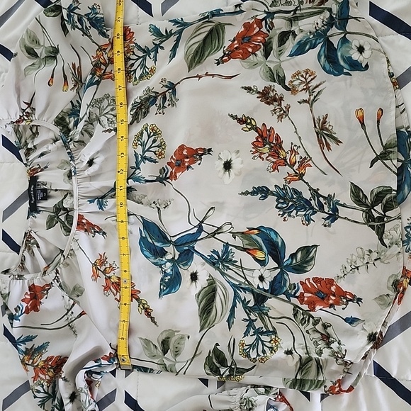 Karen Kane White Multicolor Floral Blouse - Picture 4 of 5